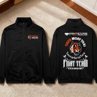 ราคา คนไทยรักสันติ แต่ไม่กลัวการต่อสู้ Muay Thai เสื้อแจ็คเก็ตคาร์ดิแกนคอตั้ง ลายมวยไทย ผ้าพรีเมี่ยม XN02 (57855422846)