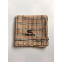 ราคา ผ้าเช็ดหน้าแบรนด์เนม มือสอง Burberrys (9845906532)