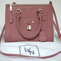 ราคา กระเป๋า Lyn มือสองของแท้ สีชมพูกะปิ (7039994828)