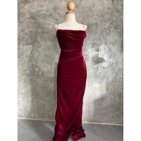 ราคา ชุดราตรียาวคอถ่วง กำมะหยี่สีแดง Winner Shop (22278027985)