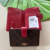 ราคา COACH Medium Corner Zip Wallet Signature Canvas (6016969876)