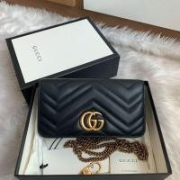 ราคา Like new Gucci marmont mini crossbody ปี19 สภาพสวยเลยค่ะ โดยรวมยังใหม่ กลิ่นหอม ขอบมุมสวย ภายในสะอาด (4408256410)