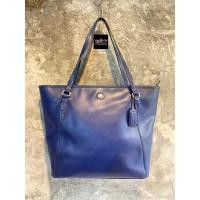 ราคา กระเป๋าสะพาย/ถือ/สีน้ำเงินหนัง #COACH แท้ (21248436273)