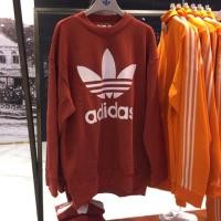 ราคา adidas 100% unisex ของแท้จากช็อป สีสวยมากจ้ามาใหม่ ผ้าหนา ใส่กันหนาว ไซส์ผู้ชายนะคะ ผู้หญิงใส่เป็นเดรสสั้นได้ (296306620)