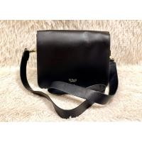 ราคา กระเป๋าหนังมือสองแบรนด์ St.Scott London สภาพยังใหม่ มีช่องใส่ของช่องใหญ่ 3 ช่อง ภายในสะอาด (18581102493)