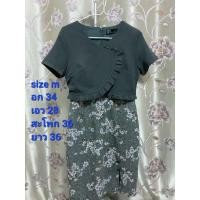 ราคา เดรสมือสอง สีเทา เสื้อกั๊กกระโปรงลายดอก (23681304650)