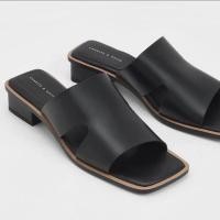 ราคา Charles&Keith✨ส่งต่อรองเท้า รุ่น Cut-Out Mules - Black size 38 ส่งต่อมือสอง แท้ (19424639402)