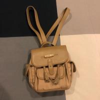 ราคา Moschino backpack (mini) ใบเล็ก สภาพดี ของแท้ (1596569131)