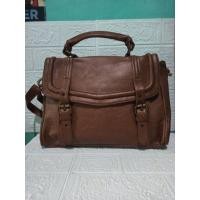 ราคา กระเป๋าสะพายหนังสีน้ําตาล Preloved (28590361945)