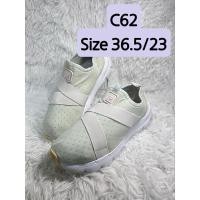 ราคา C62 รองเท้ามือสอง แท้ รองเท้าสลิปออน size 36.5/23 (27967464331)