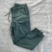 ราคา กางเกงขาจั๊มJogger pants Uniqlo สีเขียว size M ชาย (20062003500)