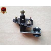 ราคา ตุ๊กตาขาปัดน้ำฝน MITSUBISHI STRADA,2500,2008,4M40 ข้างLH ราคาข้างละ 250 บาท (19208303458)