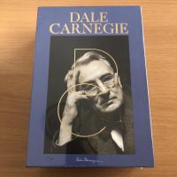 ราคา BOX SET ชุด Dale Carnegie เดล คาร์เนกี วิธีชนะมิตรและจูงใจคน วิธีชนะทุกข์และสร้างสุข การพูดในที่ชุมนุม (15801549605)