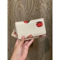 ราคา Brand New✨กระเป๋าสตางค์ Kloset Etcetera ลายมะเขือเทศ (5869716212)
