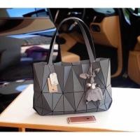 ราคา David Jones กระเป๋าสะพาย สีเทา ทรง Tote/มือสอง สภาพดี (1373992161)
