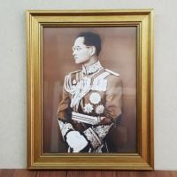 ราคา กรอบรูป ในหลวง ร.9 สีทองไหม้,ขาวครีม***กระจก*** (1104716100)