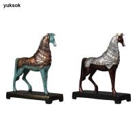 ราคา [ยูกสก] ม้ายืนรูปปั้นเรซิ่นตกแต่งโต๊ะรูปม้าหัตถกรรมมือ (48956685989)
