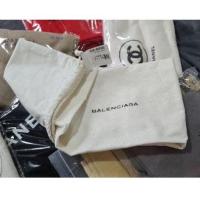 ราคา ถุงผ้าปากเชือกรูดของแท้ สีขาว balenciaga 20" × 13" (19150075447)