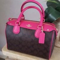 ราคา แท้ มีโค้ดลด100บาท# Coach รุ่น MINI BENNETT ขนาด 9 (L) x 6 1/2 (H) x 5 (W) ซิปบน มีสายยาว (736553276)