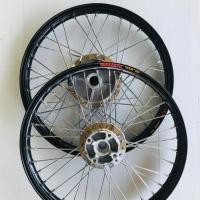 ราคา ชุดล้อสีดำ สำหรับเวฟ110i,czi,เวฟ125iปลาวาฬ (3935994723)