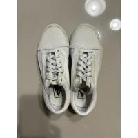 ราคา vans old skool สีขาว (24883666199)
