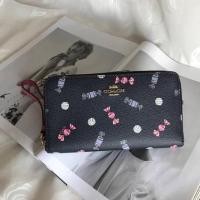 ราคา Coach​ Large Phone Wallet (6737492945)