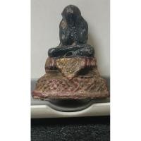 ราคา พระปิดตาไม้โพธิ์แกะ นั่งบนฐาน ที่อุดชันโรง หลวงปู่เอี่ยม วัดหนัง (28665421417)