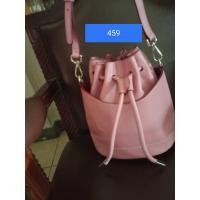 ราคา กระเป๋ามือสองทรงขนมจีบสีชมพู (23777481147)