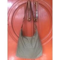 ราคา Hijau Preloved army กระเป๋าผ้าแคนวาส/สลิงสีเขียว (22658549158)