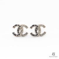 ราคา CHANEL EARRING CC LOGO 1.5 CM BLACK SILVER CRYSTAL SHW (27415898645)