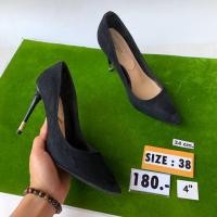 ราคา รองเท้าส้นสูงมือสองสีดำ (4518793556)