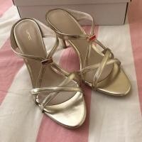 ราคา รองเท้าส้นสูงสีทอง VNC (2435327062)