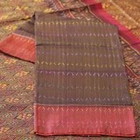 ราคา ผ้าไหมสุรินทร์ ลายโฮล ไหมบ้าน3ตะกอทอมือ 1x2เมตร (21505890516)