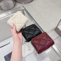 ราคา กระเป๋าสตางค์สั้นแบบมีซิป บุผ้าควิลท์ ยี่ห้อ Charles & Keith, กระเป๋าสตางค์ CK ขนาดเล็ก, กระเป๋าใส่เหรียญ, กระเป๋าบุผ้าค (44028288534)