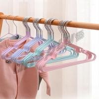 ราคา ไม้แขวนเสื้อ หุ้มยางกันลื่น แพค 10ชิ้น ส่งแบบสุ่มสี ไม่กินเนื้อที่ ไม้แขวนเสื้อสแตนเลส หุ้มยางกันลื่น ไม่หัก coat hanger (21560607108)
