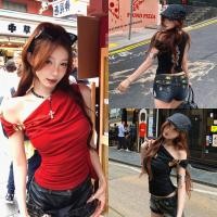 ราคา Bonnieเสื้อคลอปแขสั้น ดีเทลเปิดไหล่ลายงู เปิดไหล่ เสื้อยืด สีดดำแดงเท่ไม่ไหวน่ารักๆ y2k แฟชั่น พร้อมส่ง (41571338930)