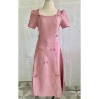 ราคา ชุดเดรสออกงาน เดรสกระโปรงคอเหลี่ยม สีชมพู แขนสั้นดีเทลแต่ง เรียบหรูดูแพงทรงสวยน่ารักมาก (42000932252)