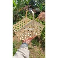 ราคา กระเป๋าสานไม้ไผ่/ถุงที่ระลึก/ตะกร้าไม้ไผ่ กระเช้า/ถุงตะกร้าสาน/สานแบมฮู/ตะกร้าไม้ไผ่/ไม้ไผ่/อี๊ดแฮมเปอร์/กระเป๋าสานไม้ไผ่เฉียง โมติฟ/กระเป๋าไม้ไผ่พรีเมี่ย (25197833685)