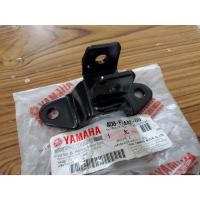 ราคา เหล็กยึดพักเท้าหลังด้านขวา Yamaha Fino ตัวเก่าตัวคาร์บู ใหม่แท้ (26708641632)