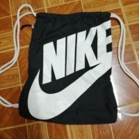 ราคา กระเป๋าผ้าไนล่อนหูรูด​ NIKE​ (4937145346)