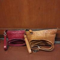 ราคา โจกาก้า กระเป๋าสะพายข้างสานหนังวัวแท้ (40571112518)