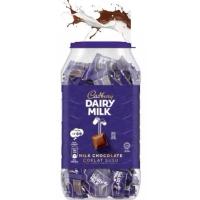 ราคา Cadbury Dairy Milk Chocolate กระปุกใหญ่ Net 382 g มี 85 ชิ้น Made in Malaysia (26179164853)