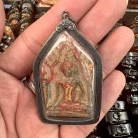 ราคา ขุนแผนพรายกุมาร หลวงปู่ทิม วัดละหารไร่ เลี่ยมกรอบเลสแบบโบราณ"พระบ้านรวมๆสวยๆวัดใจ" (42320727832)