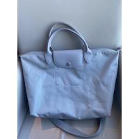 ราคา Used Longchamp sizeM สีเทา มีสายสะพาย (9964567351)