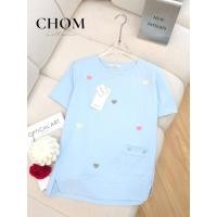 ราคา พร้อมส่ง เสื้อยืดป้ายChom เสื้อยืดผู้หญิง อกหน้าผ้า42 ยาว25 ผ้ายืด ผ้าเด้ง คอกลม แขนสั้น แต่งลายเสื้อด้วยงานปักลาย (41925343158)