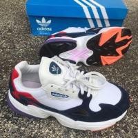 ราคา ขายรองเท้า Adidas Falcon รุ่น Lisa Size US5 (36) มือ2 ของแท้ 100% (2911497672)