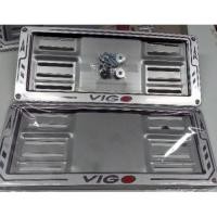 ราคา Logo REVO, VIGO, DMAX กรอบป้ายทะเบียนสแตนเลส แผ่นหลังเหล็ก (1272414669)