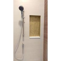 ราคา โมเสคแก้วคริสตัลสีทอง ติดแบบยาแนว Gold Blend Glass Tile 30X30 cm ภาพติดตั้งจริง (3856361492)