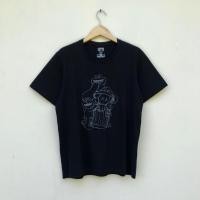 ราคา เสื้อยืด Uniqlo X KAWS X SESAME STREET (22734116101)