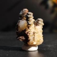 ราคา ผลึกควอตซ์ แคลไซต์ ทรงเจดีย์Calcite Quartz Pagoda Shape (24912228381)